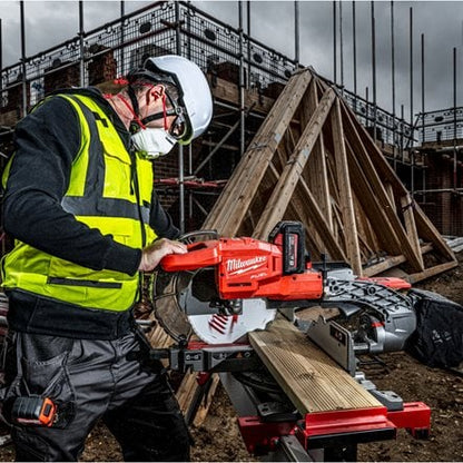 Milwaukee M18 FUEL™ Akku-Kapp- und Gehrungssäge M18FMS254-0 – Ansicht 3