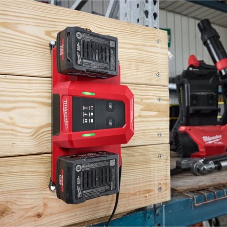 Milwaukee M18™ Zweifach-Schnellladegerät M18MDBSC – Ansicht 3